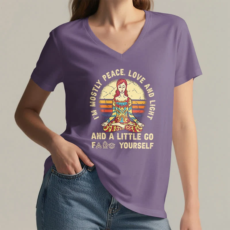 Olivenorma Yoga-T-Shirt „Ich bin hauptsächlich Frieden, Liebe und Licht“