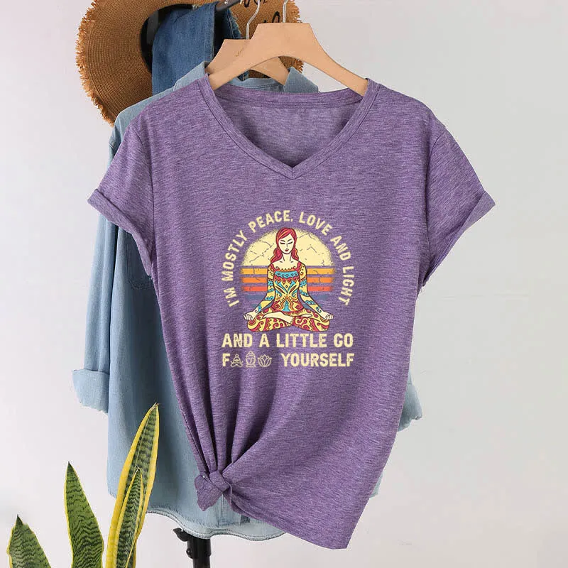 Olivenorma Yoga-T-Shirt „Ich bin hauptsächlich Frieden, Liebe und Licht“