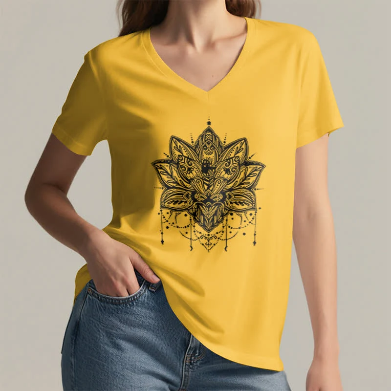 Olivenorma – T-Shirt mit V-Ausschnitt und Lotus-Print