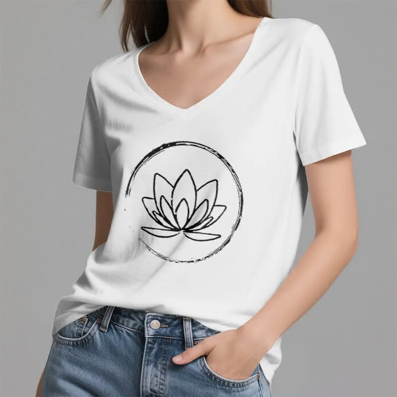 Olivenorma Boho-T-Shirt mit lockerem V-Ausschnitt und Lotusblume