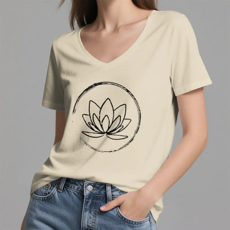 Olivenorma Boho-T-Shirt mit lockerem V-Ausschnitt und Lotusblume