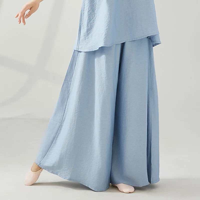 Olivenorma – Drapierte Yoga-Hose aus Viskose mit weitem Bein