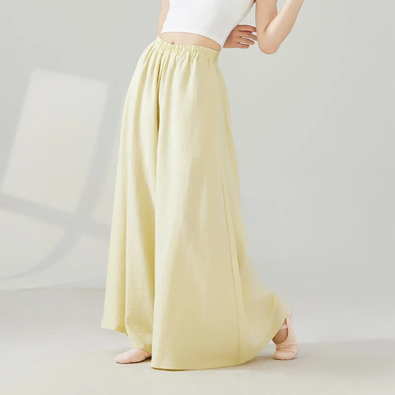 Olivenorma – Drapierte Yoga-Hose aus Viskose mit weitem Bein