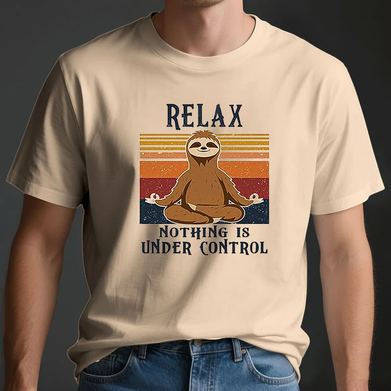 Olivenorma – Entspanntes Retro-Baumwoll-T-Shirt mit Faultier-Motiv