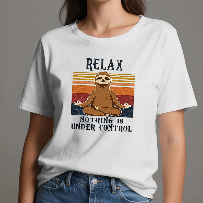 Olivenorma – Entspanntes Retro-Baumwoll-T-Shirt mit Faultier-Motiv