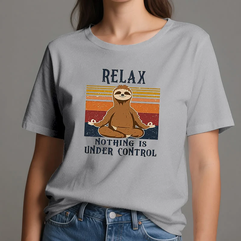 Olivenorma – Entspanntes Retro-Baumwoll-T-Shirt mit Faultier-Motiv