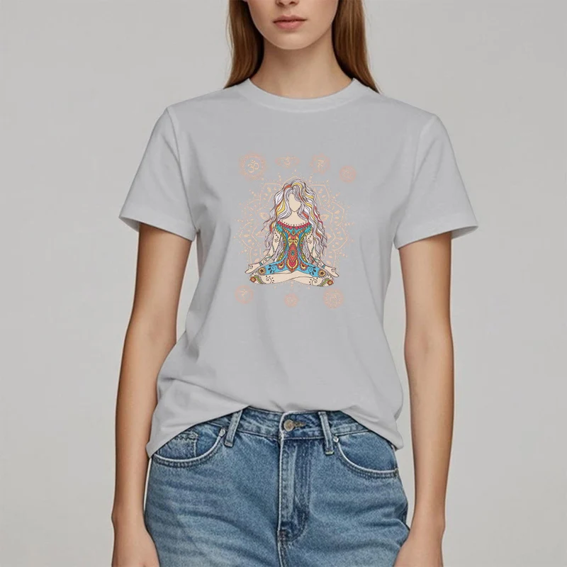 Olivenorma – Baumwoll-T-Shirt „Meditierende Göttin“
