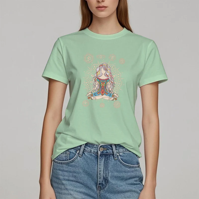 Olivenorma – Baumwoll-T-Shirt „Meditierende Göttin“