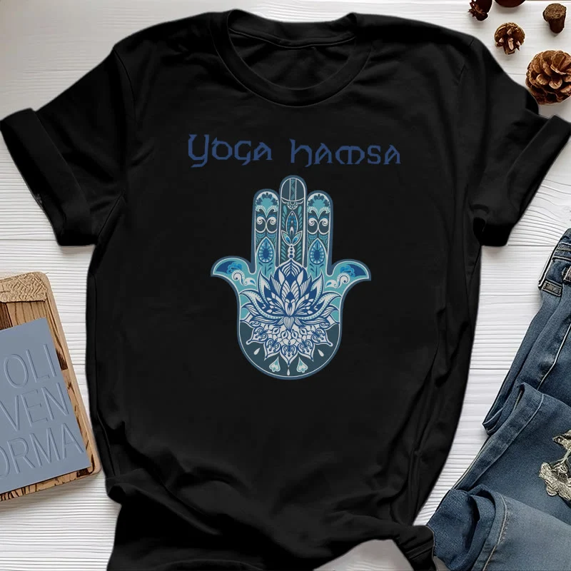 Olivenorma – Bequemes T-Shirt mit Yoga-Hamsa-Print, Blau