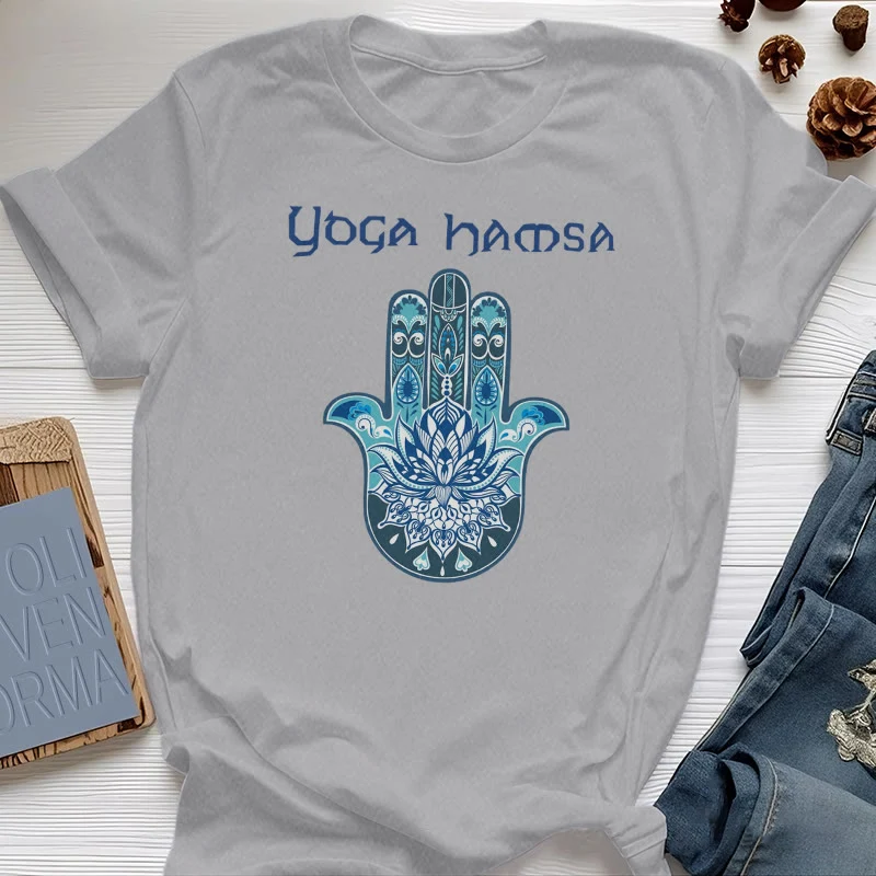 Olivenorma – Bequemes T-Shirt mit Yoga-Hamsa-Print, Blau