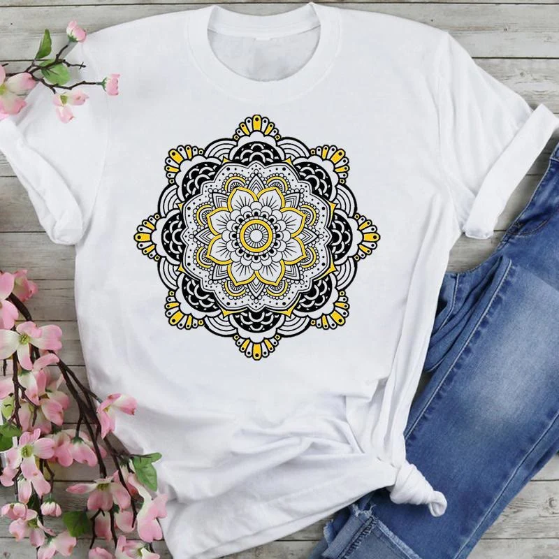 Olivenorma T-Shirt aus Baumwolle mit buntem Lotus-Elefanten-Aufdruck