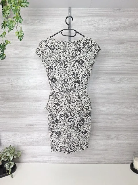 Bershka Etuikleid Schößchen 38