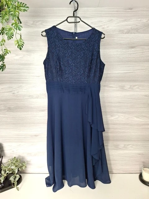 Seventyseven Chiffonkleid Spitze Volant 38